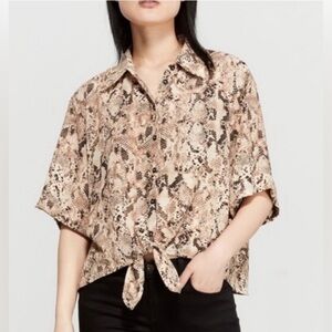 Women’s Loose-Fitting Button Down Tie-Up Snakeskin Print Shirt Sz Medium
